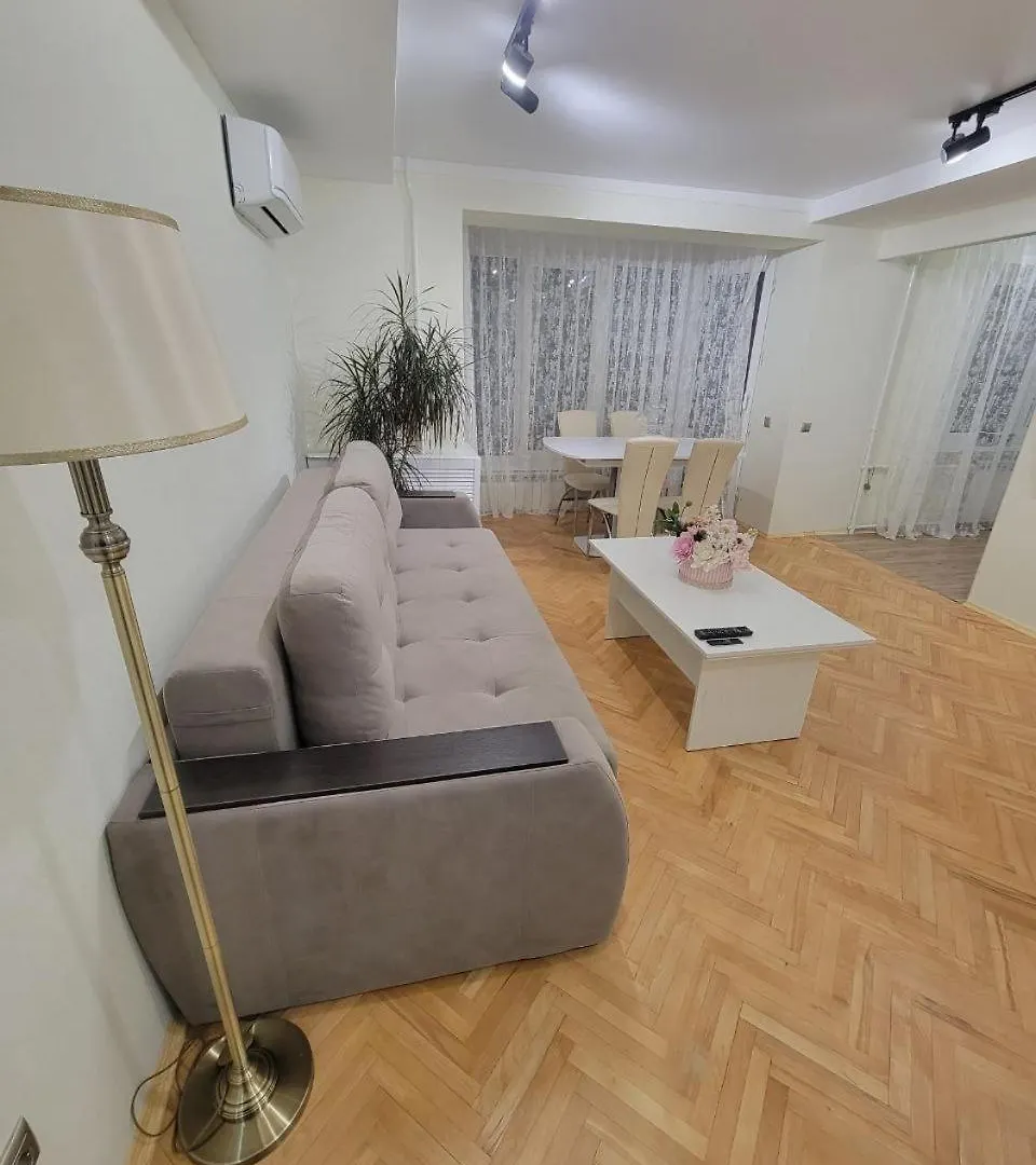 3-Room Luxury Apartment In The Center 基輔