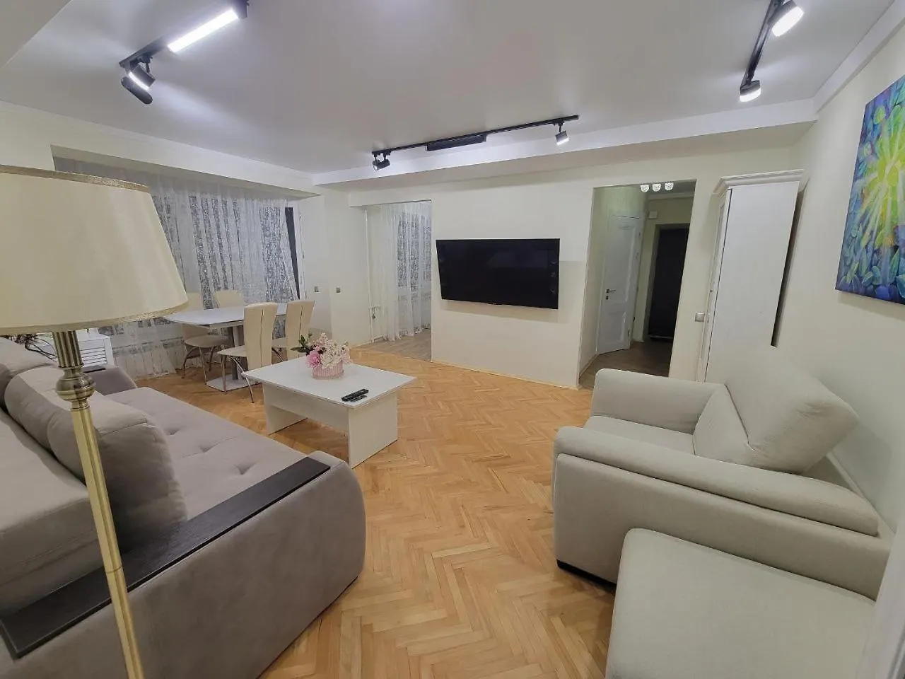3-Room Luxury Apartment In The Center 基輔
